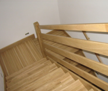 dřevěné schody